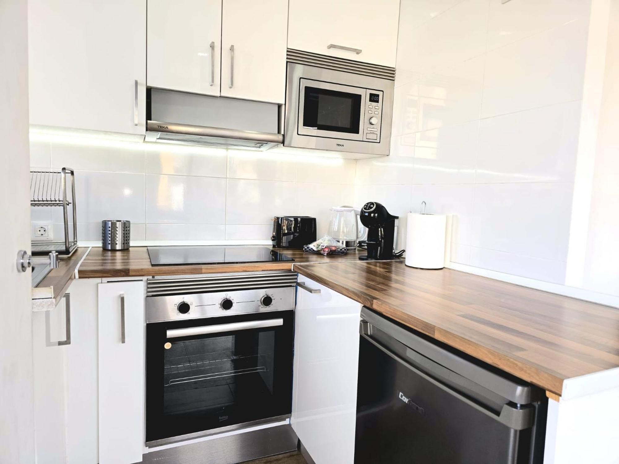 Nogalera Rainbow 2-Bedroom Apartment, Pool And Parking By Namaste Elite ตอร์เรโมลิโนส ภายนอก รูปภาพ
