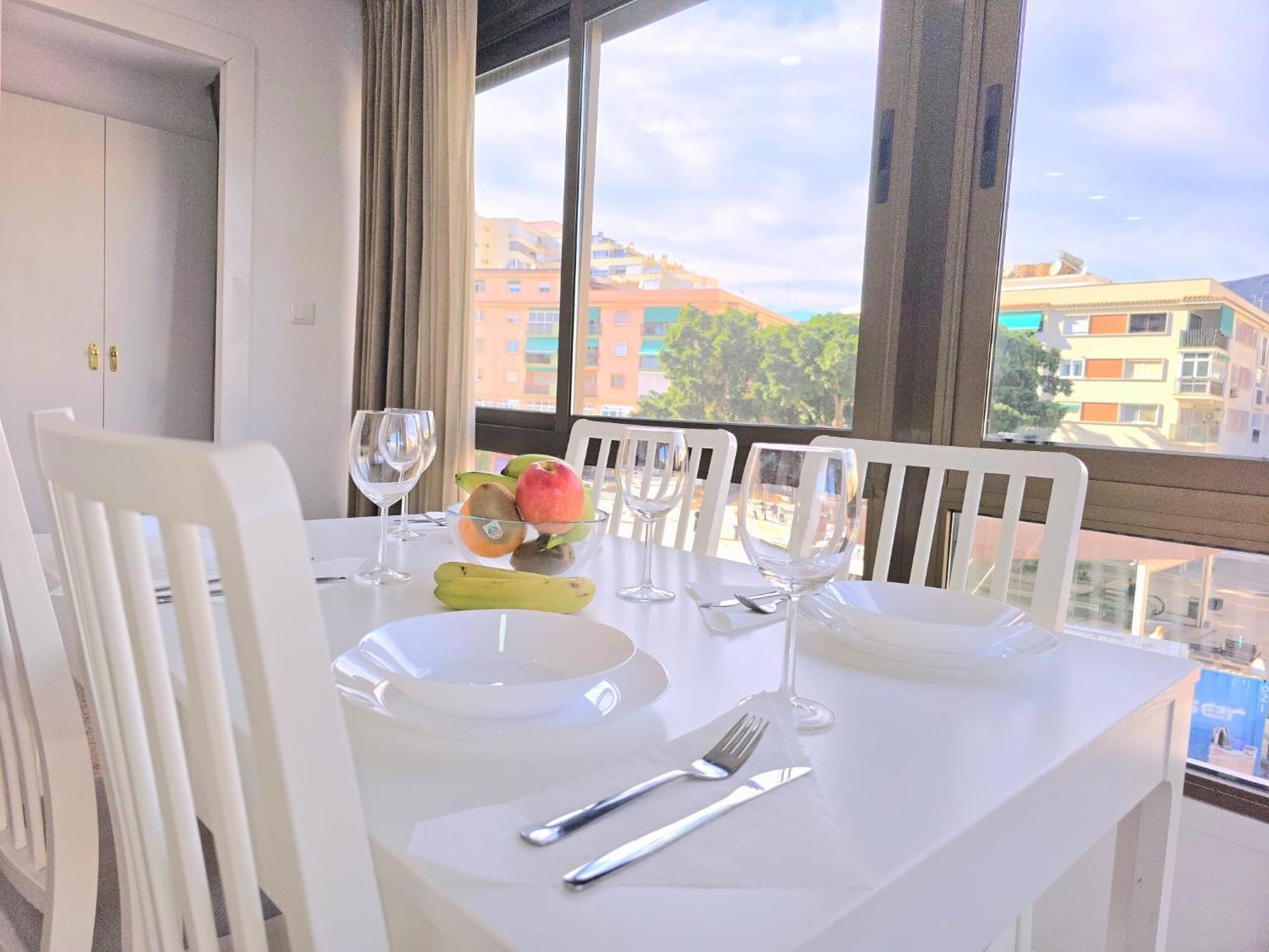 Nogalera Rainbow 2-Bedroom Apartment, Pool And Parking By Namaste Elite ตอร์เรโมลิโนส ภายนอก รูปภาพ